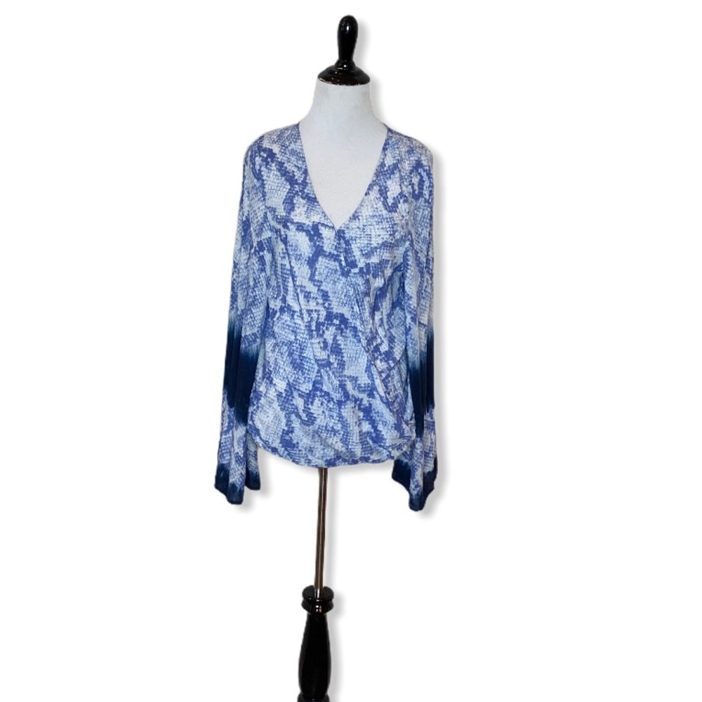 Surf Gypsy Surplice Blue Snake Tie Dye Print Top Size Medium